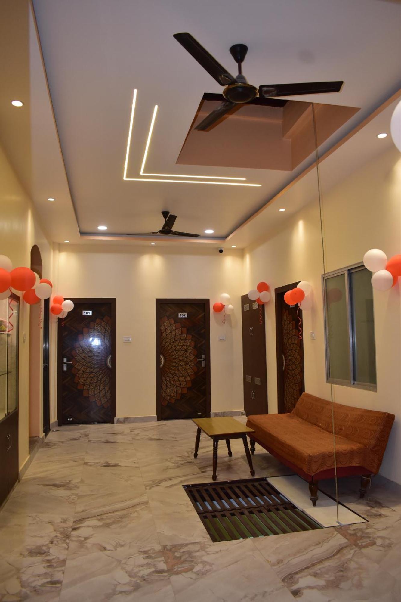 Ganga Sparsh Hotel Varanasi Bagian luar foto
