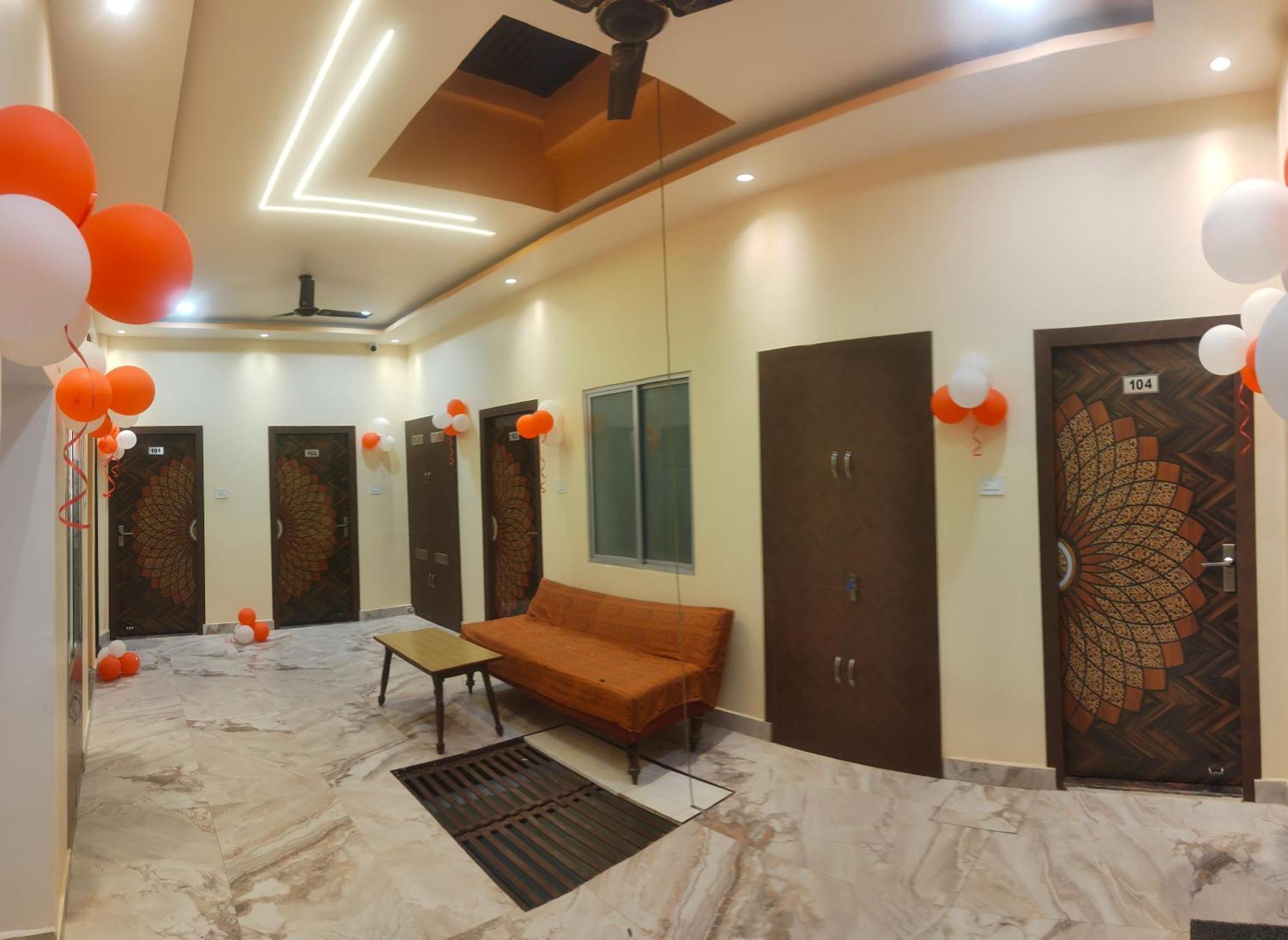 Ganga Sparsh Hotel Varanasi Bagian luar foto